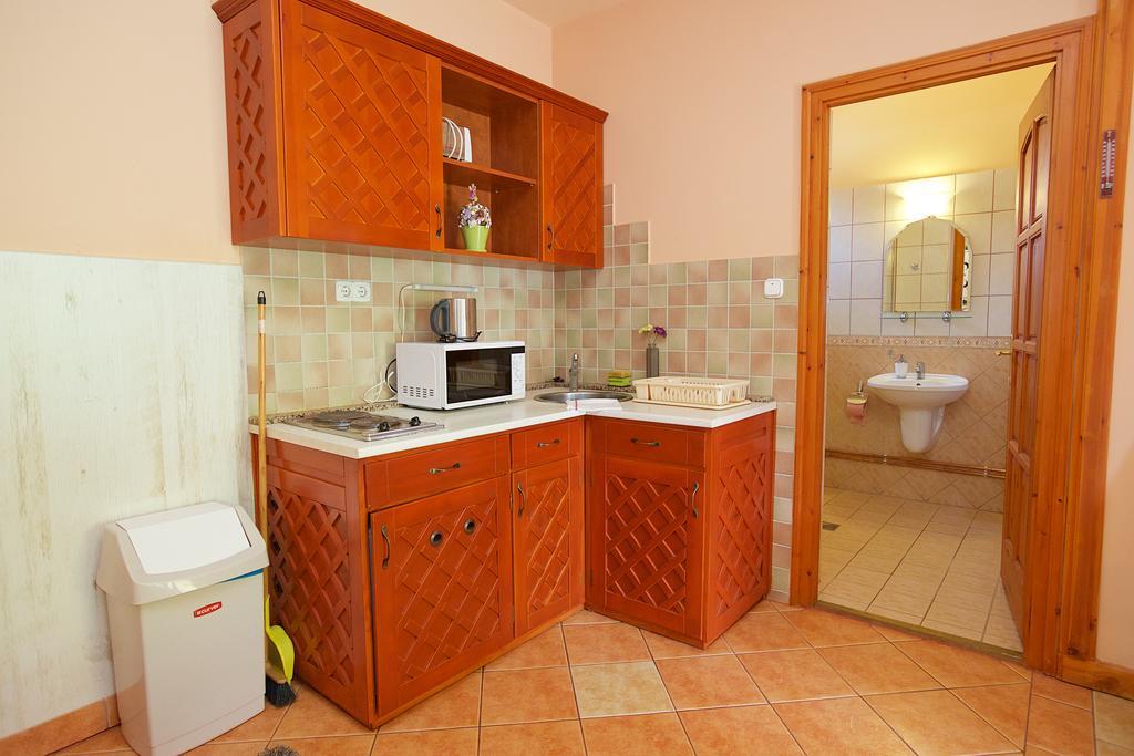 Royal Apartman Hajduszoboszlo Bagian luar foto