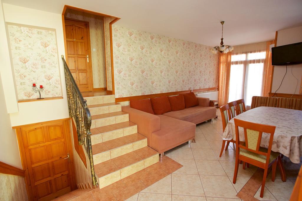 Royal Apartman Hajduszoboszlo Bagian luar foto