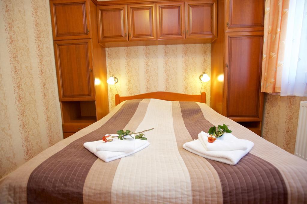 Royal Apartman Hajduszoboszlo Bagian luar foto